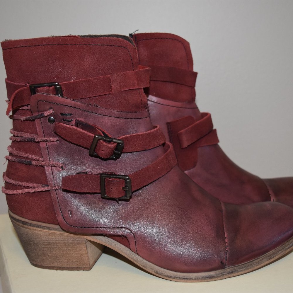 JAG by Bed Stu, Bordo Burgundy Bootie with back laces. Size 39 / 8